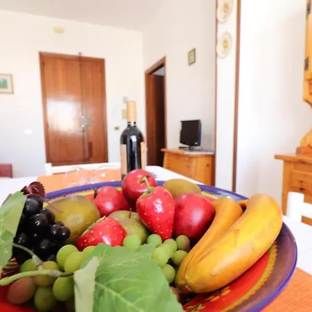Casa Vacanze Rita 2 A 5 Posti Apartment *