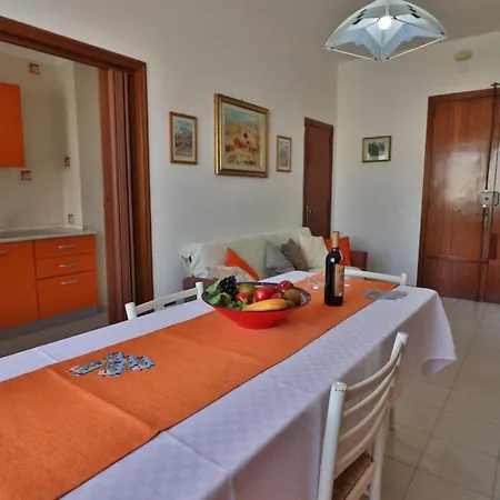 Casa Vacanze Rita 2 A 5 Posti Apartment
