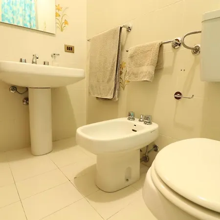 Casa Vacanze Rita 2 A 5 Posti Apartment *