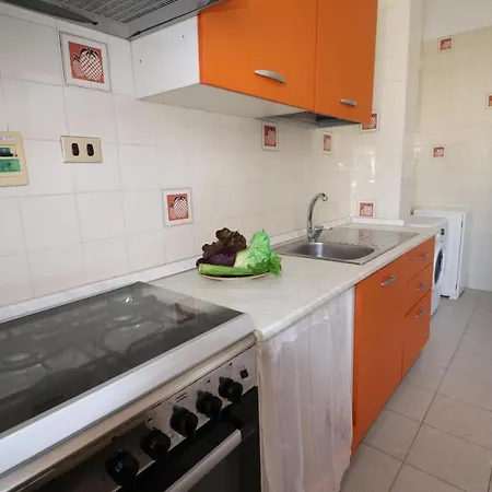 Casa Vacanze Rita 2 A 5 Posti Apartment *