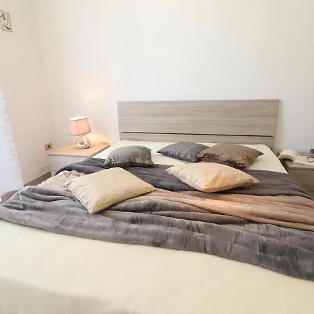 Casa Vacanze Rita 2 A 5 Posti شقة *